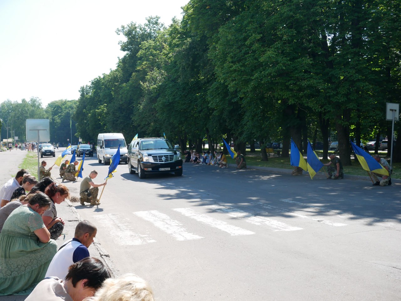 Хмелівська та Роменська громади попрощалася із захисником України Віктором Вовком