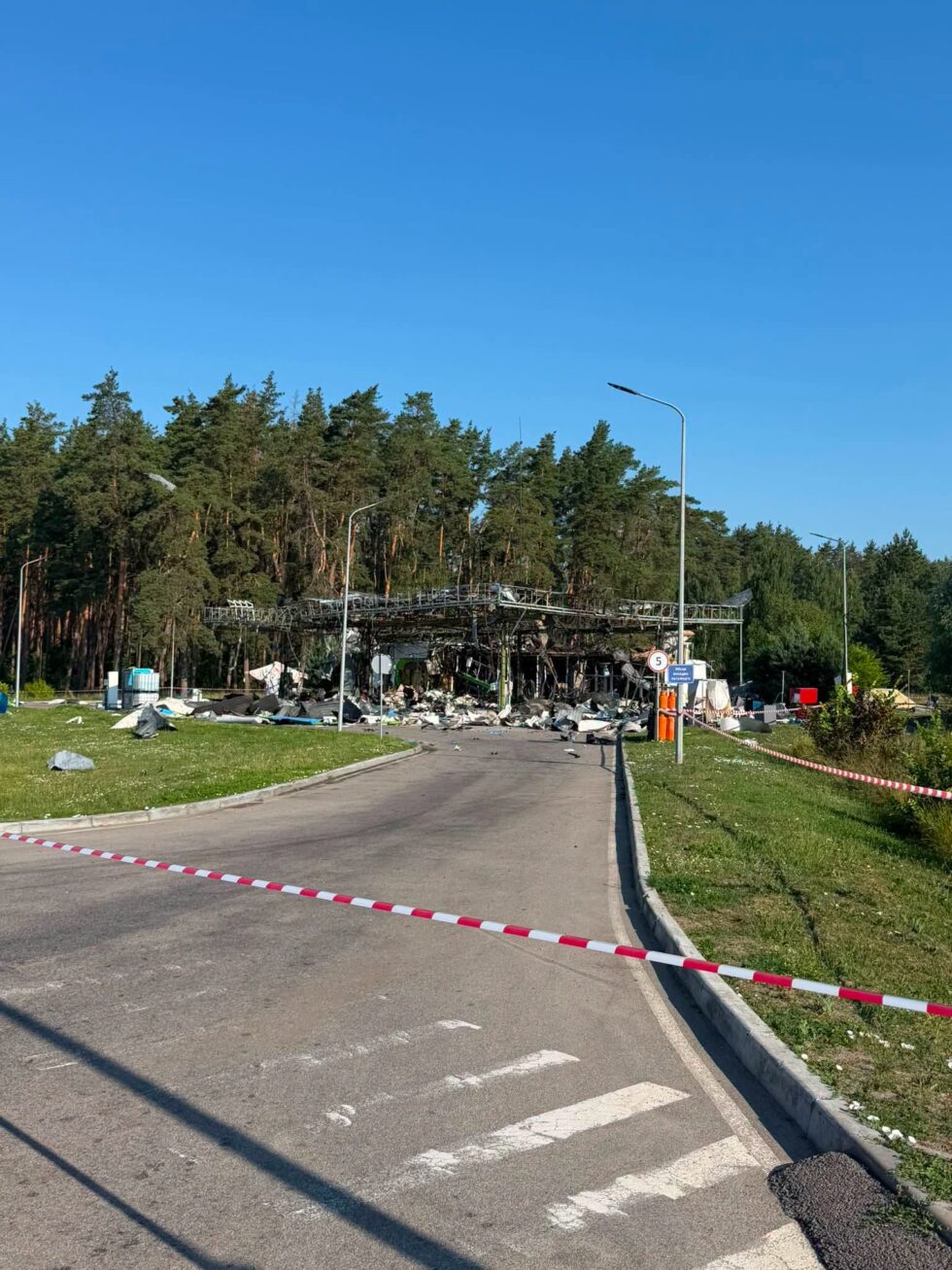 Два тижні без АЗС: жителі Недригайлівської громади згуртувалися після російського удару
