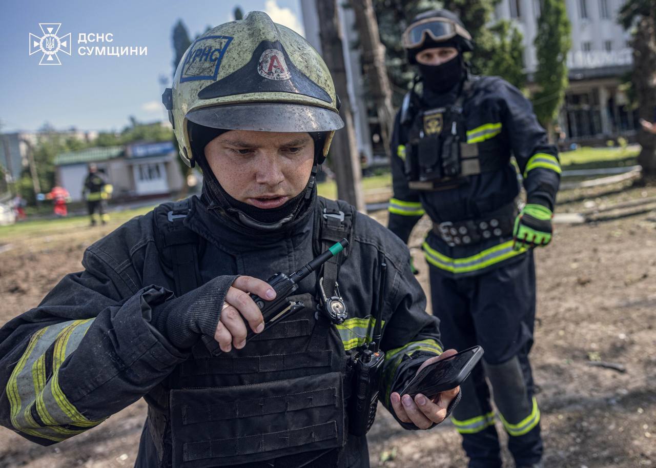 Троє загиблих і 17 поранених: росія вдарила КАБами по Сумах