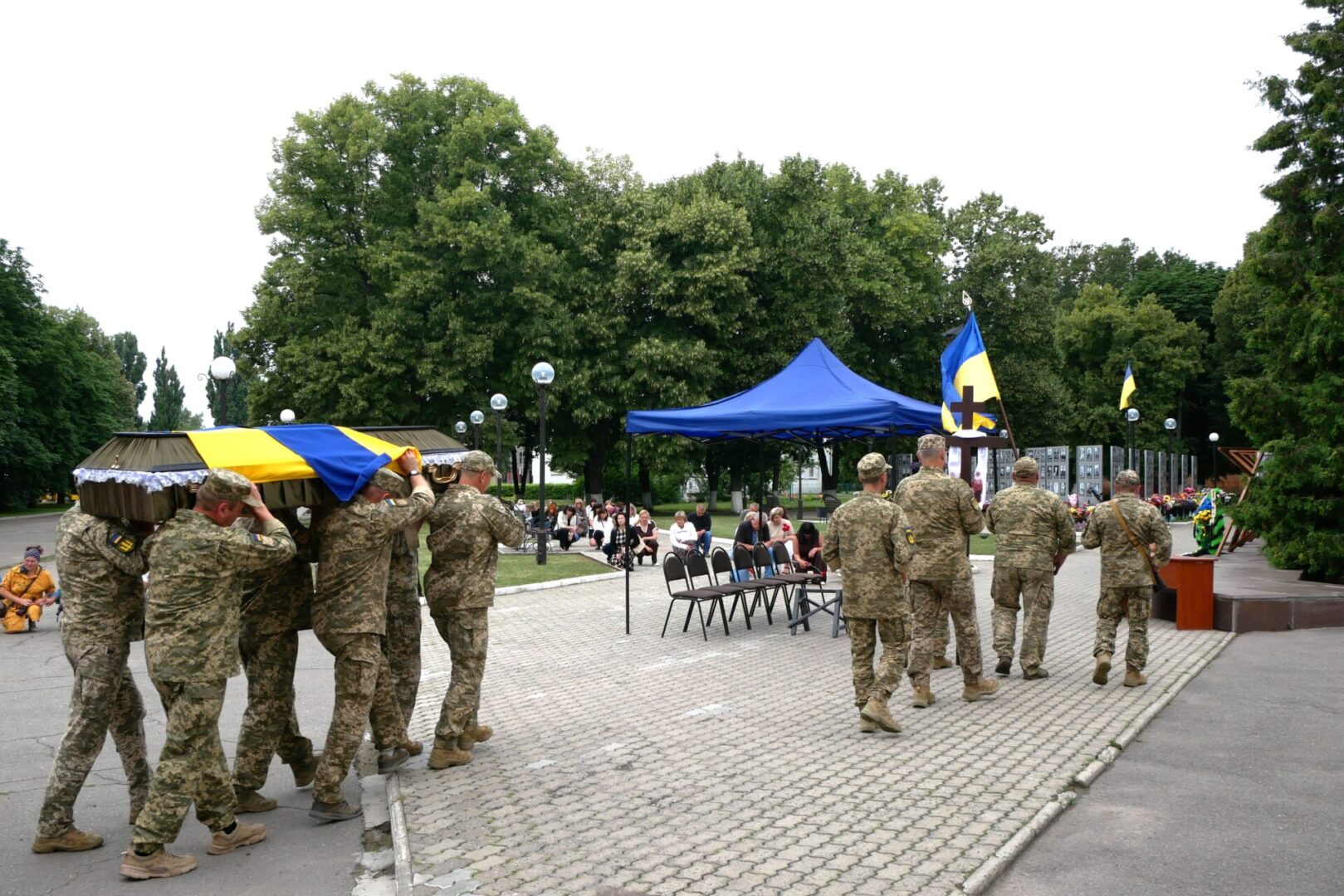 Роменська громада попрощалася із Захисником Сергієм Іщенком, який понад пів року вважався зниклим безвісти