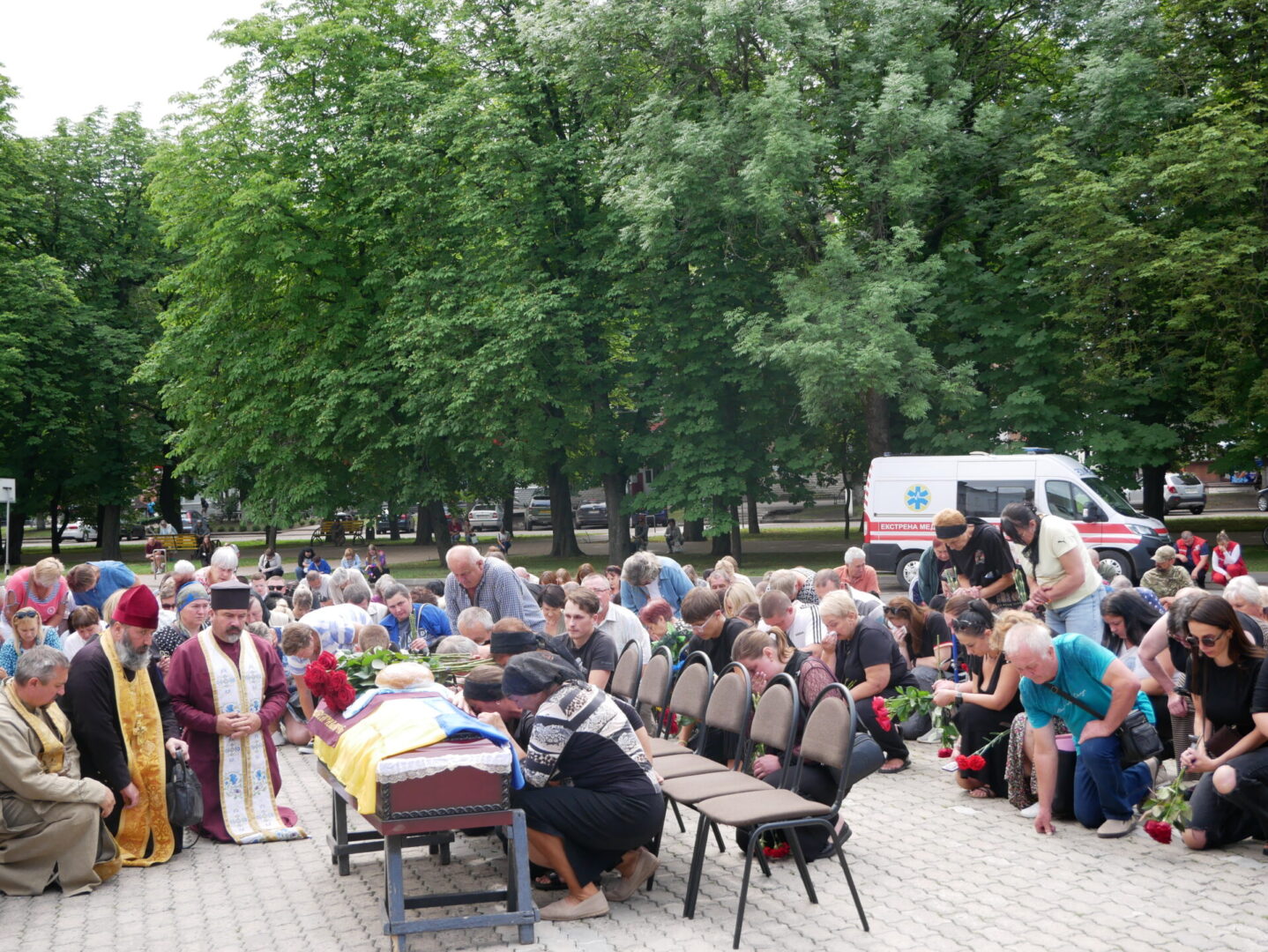 Після понад двох років очікування: Роменська громада попрощалася із Захисником Євгеном Дудкою