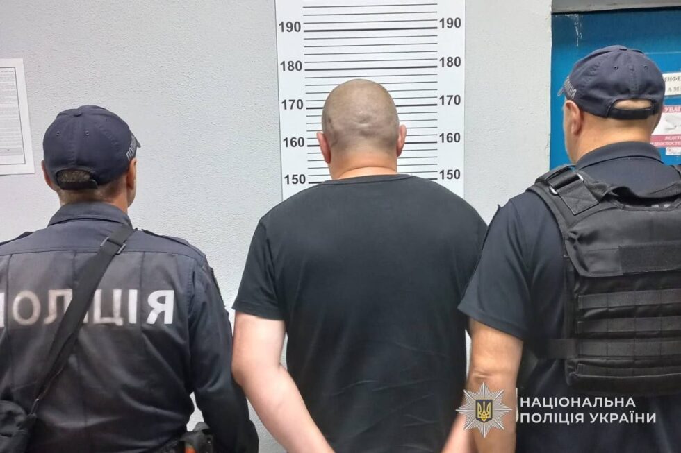 На Сумщині затримали 42-річного чоловіка за підозрою у жорстокому побитті 4-річної дитини