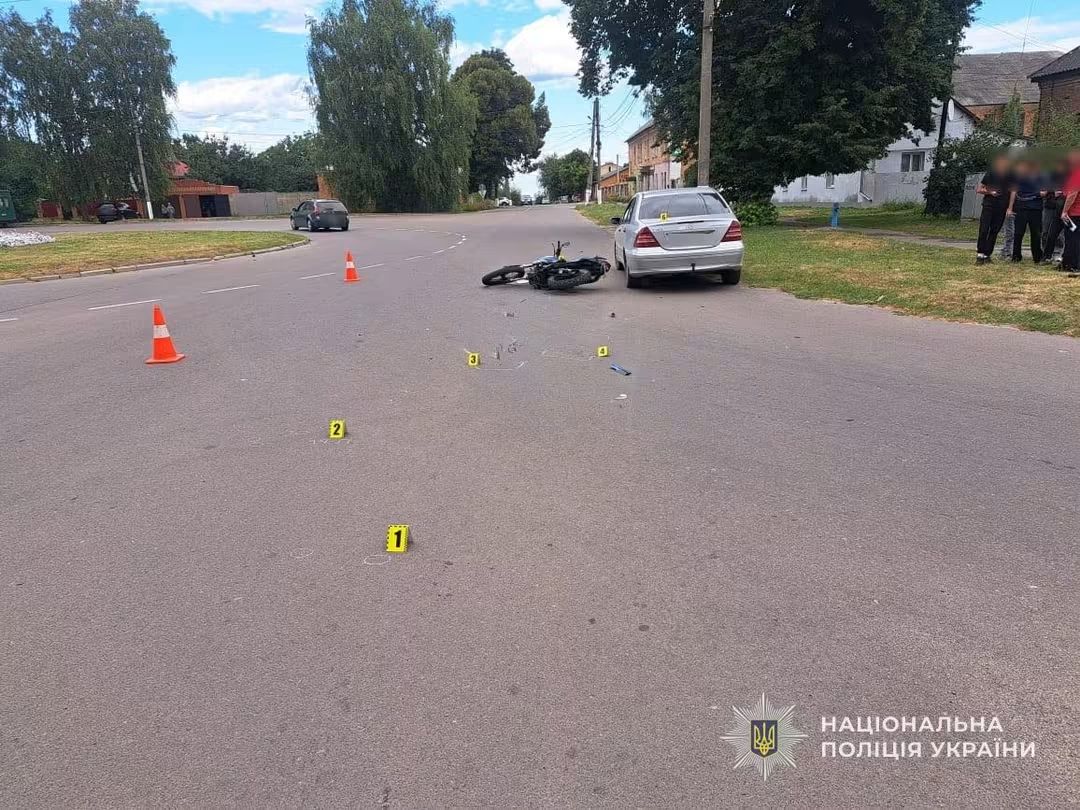 У Ромнах нетверезий водій спричинив ДТП: двоє 15-річних підлітків травмувалися
