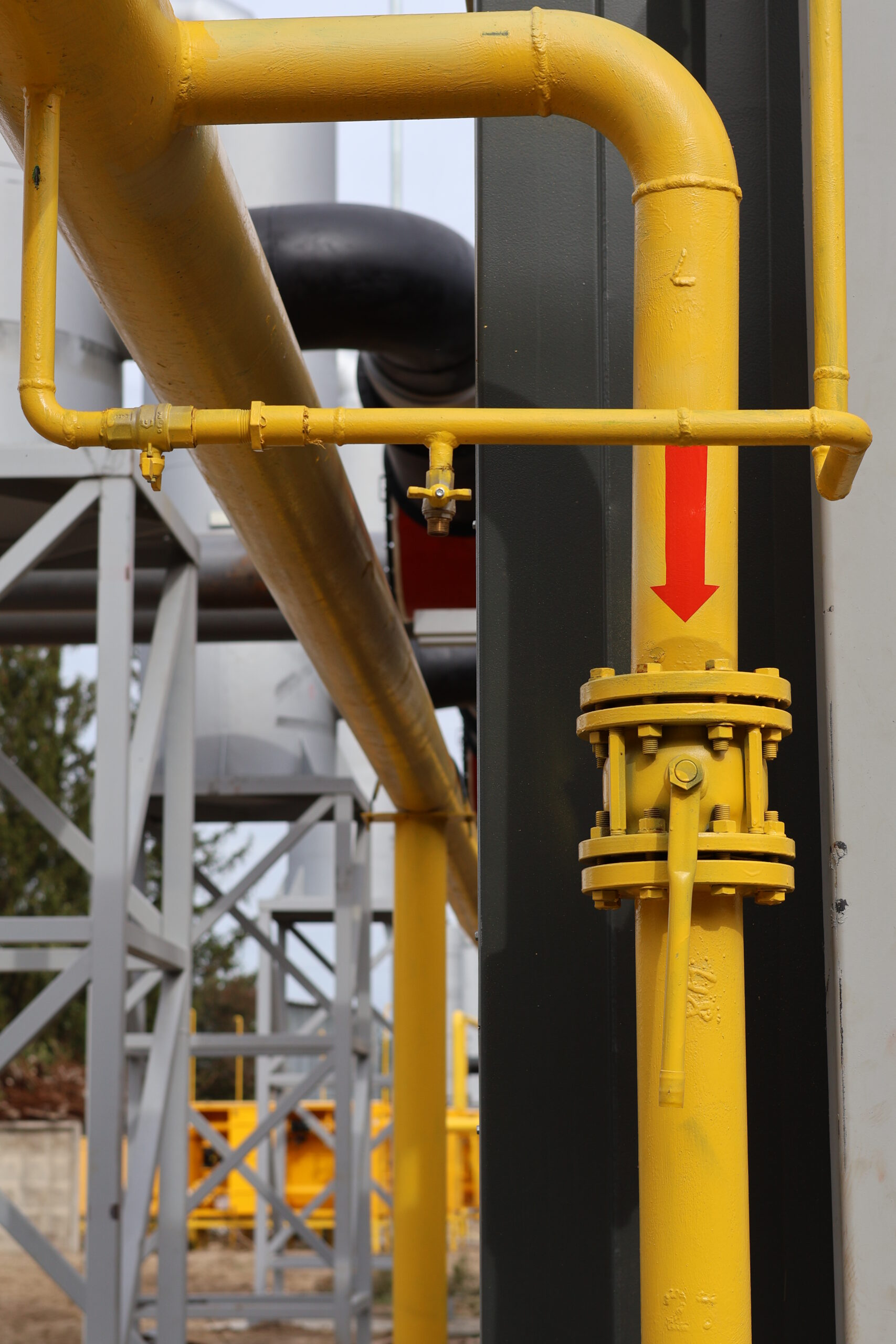 Повертають газ після обстрілів і газифікують попри війну + Фото